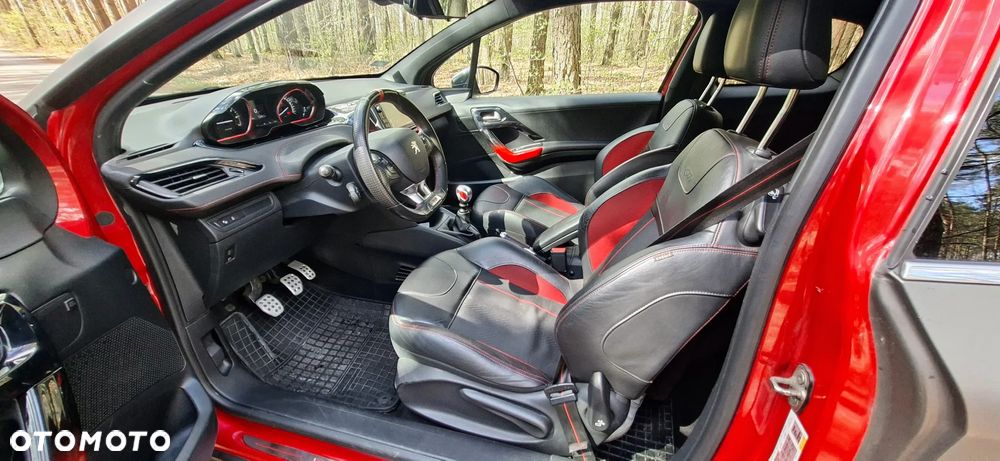 Peugeot 208 - 6
