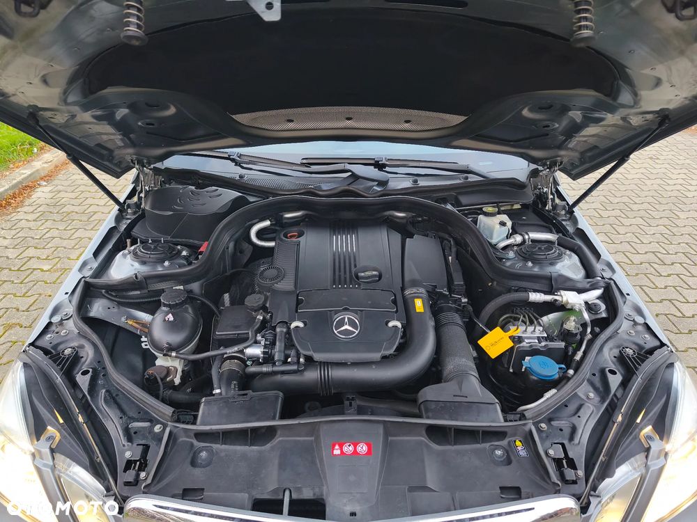 Mercedes-Benz Klasa E 200 CGI BlueEffICIENCY Elegance - 26