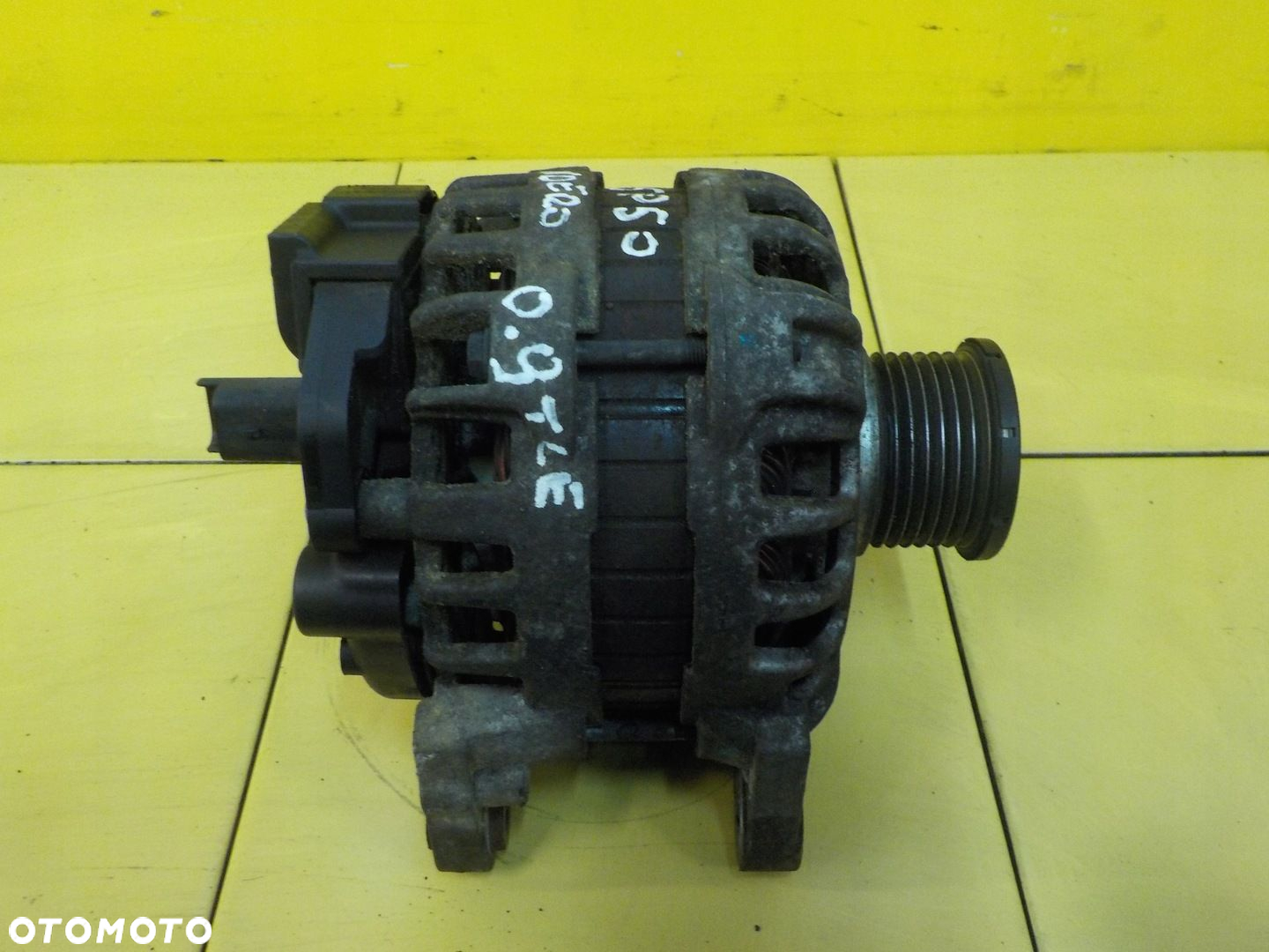DACIA SANDERO 0.9 TCE TURBO 15r 90KM H4B400 alternator 231005079R - 3