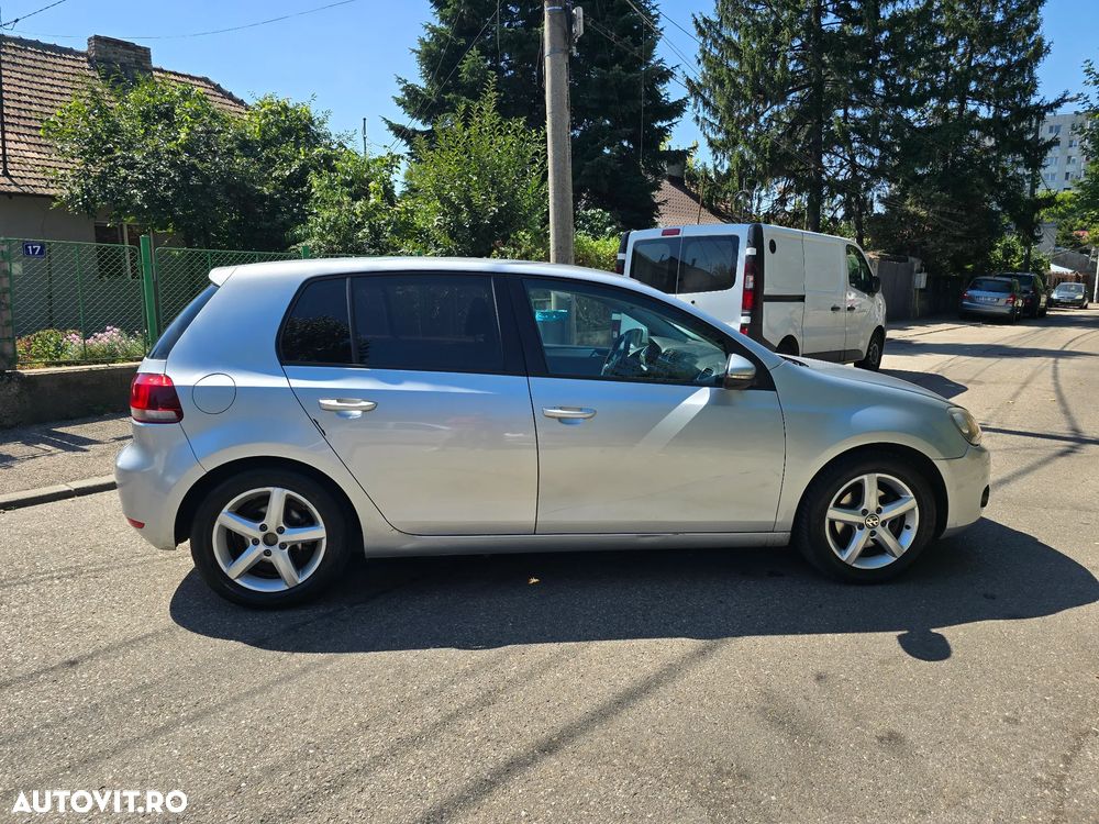 Volkswagen Golf - 6