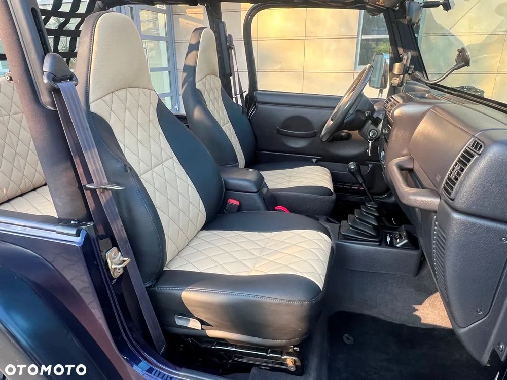 Jeep Wrangler 2.5L - 23