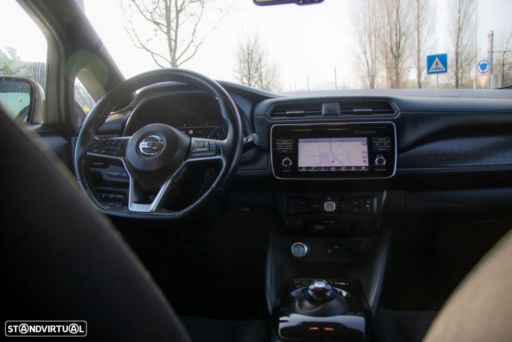 Nissan Leaf N-Connecta - 10