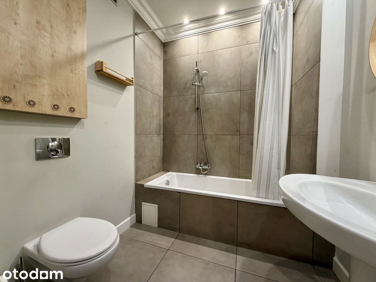 Al. 3 Maja 2 | 77 m² | 3 pokoje | 2. piętro | Powiśle