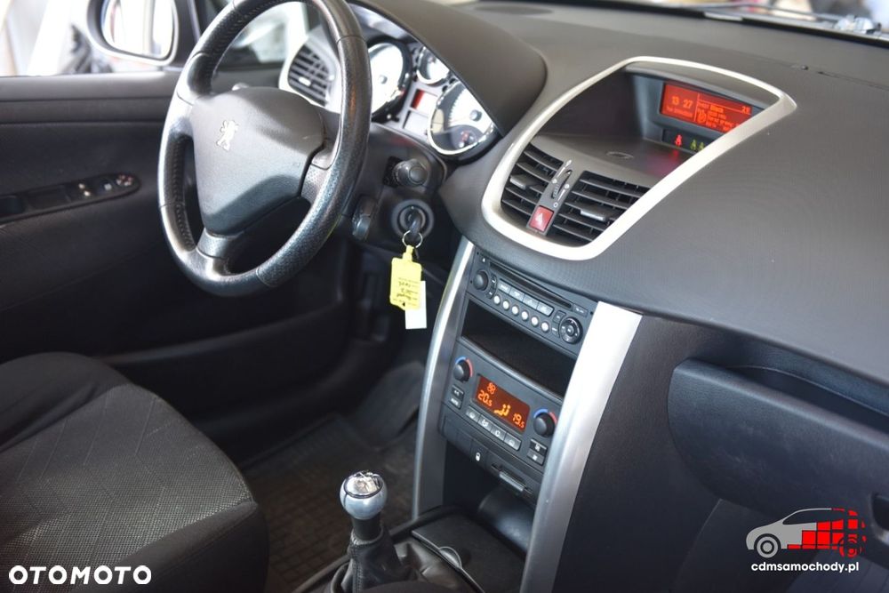Peugeot 207 - 24