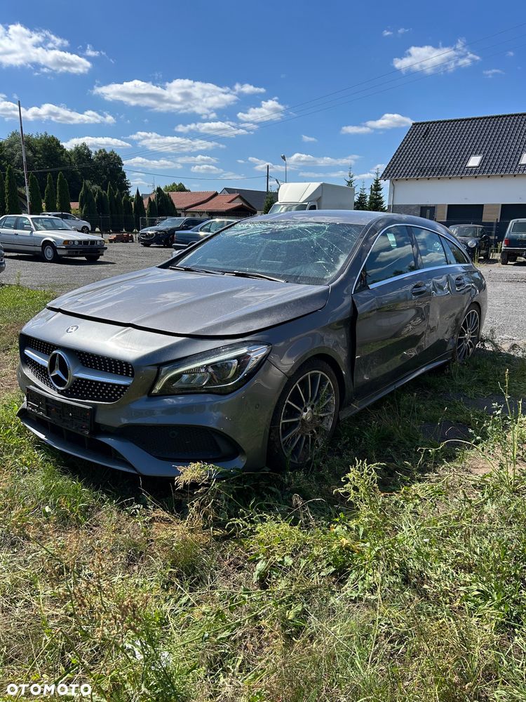 Mercedes-Benz CLA 200 AMG Line - 1