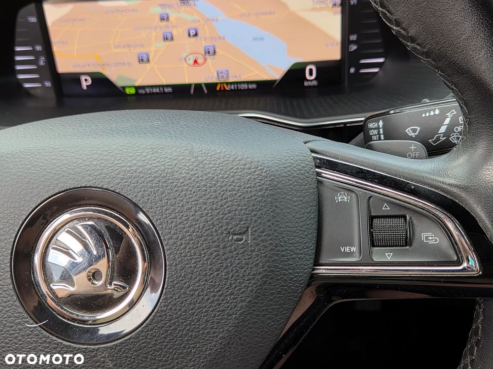 Skoda Superb 2.0 TDI 4x4 L&K DSG - 33