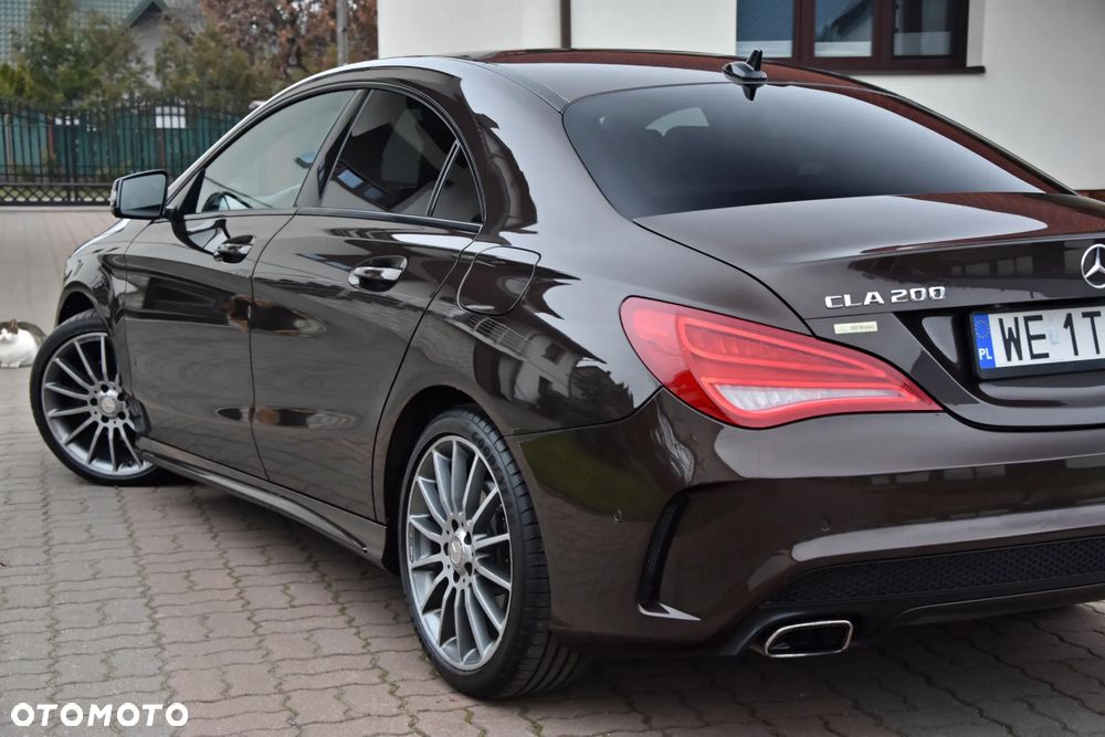 Mercedes-Benz CLA 200 7G-DCT AMG Line - 11