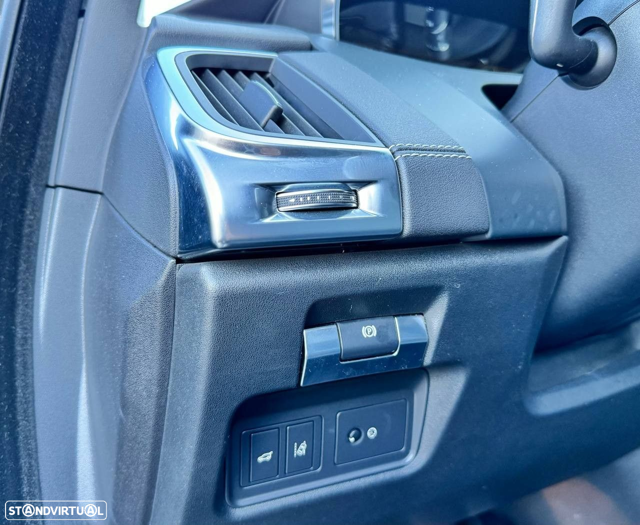 Jaguar E-Pace 2.0 i4D R-Dynamic - 16