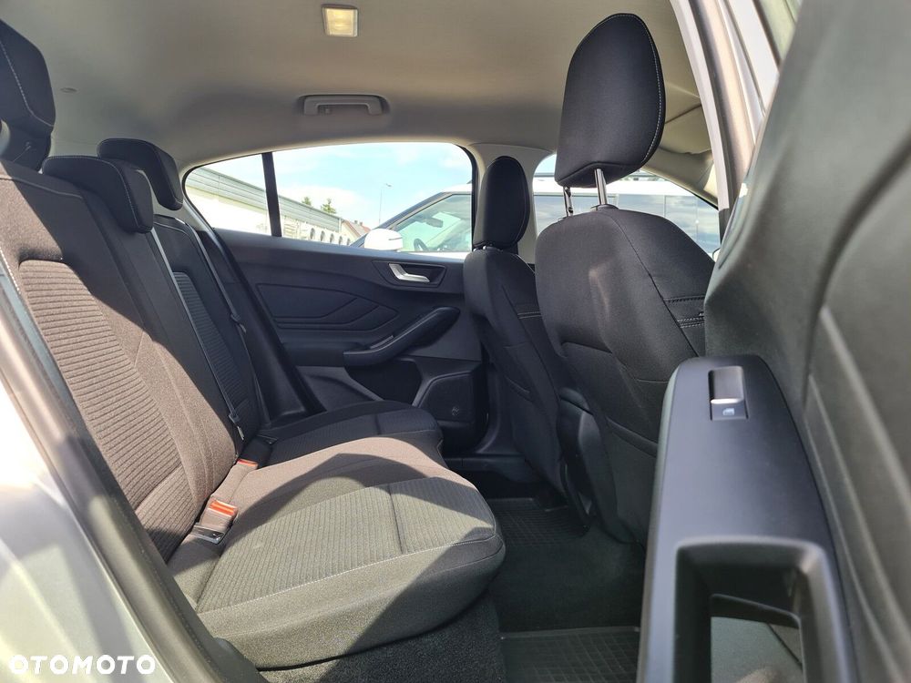 Ford Focus - 30
