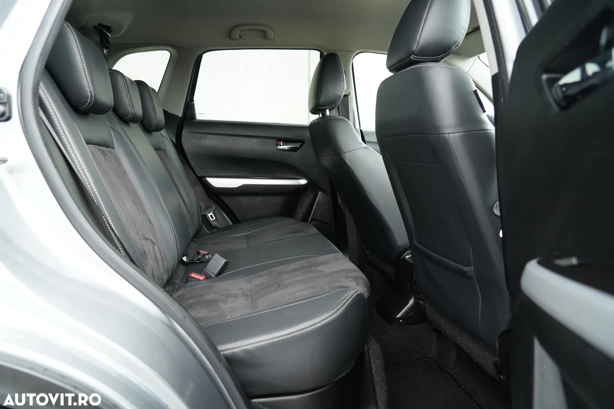 Suzuki Vitara 1.6 DDIS 4X4 Luxus - 15