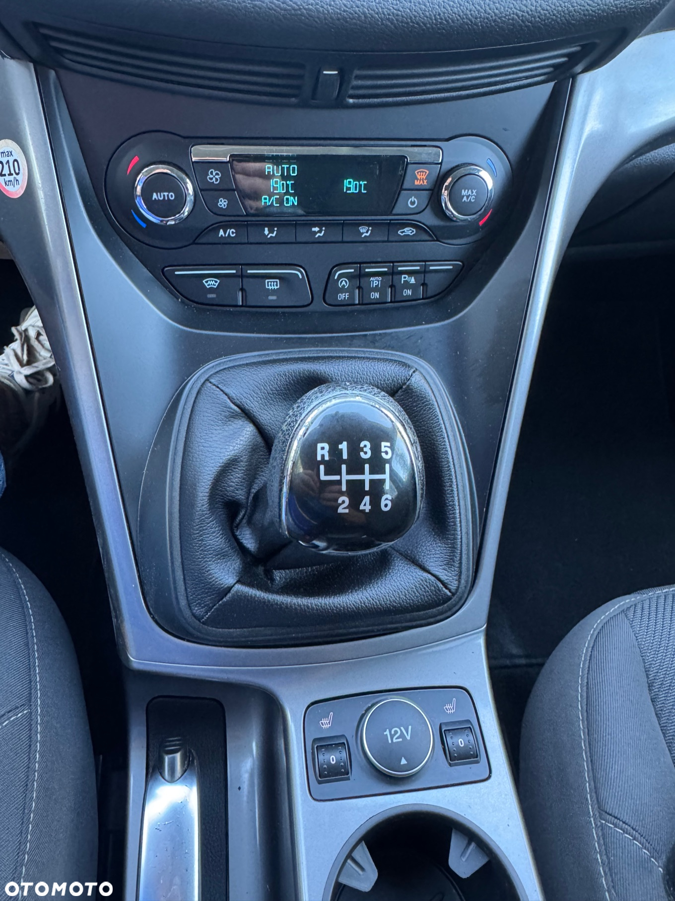 Ford Kuga 1.6 EcoBoost 2x4 Titanium - 26