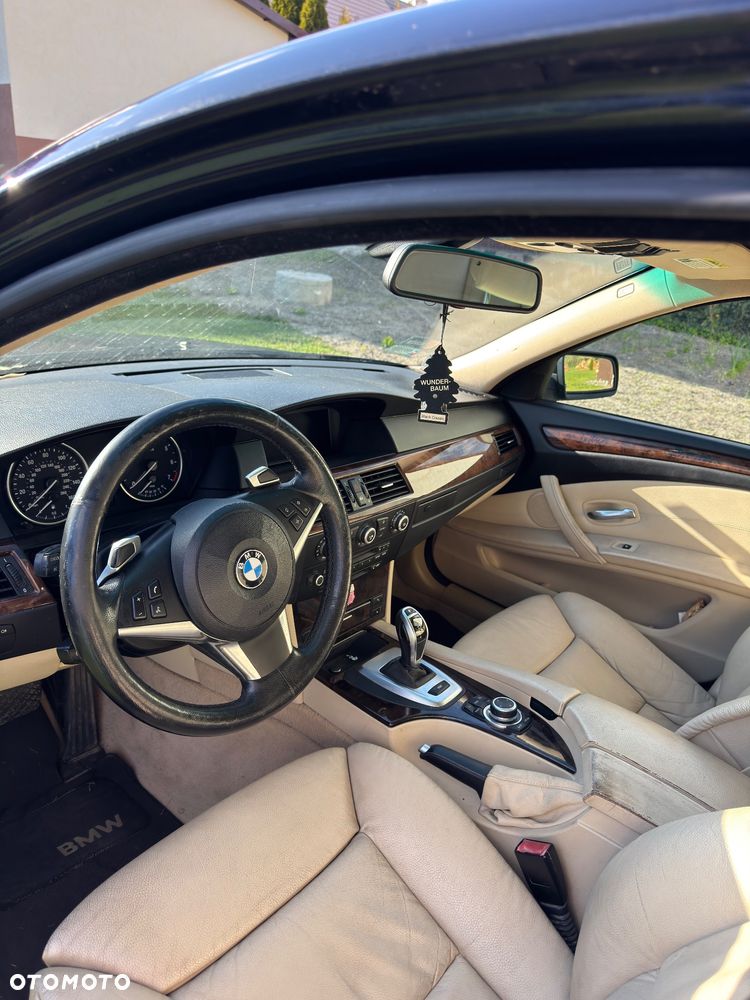 BMW Seria 5 550i Sport-Aut Edition Sport - 9