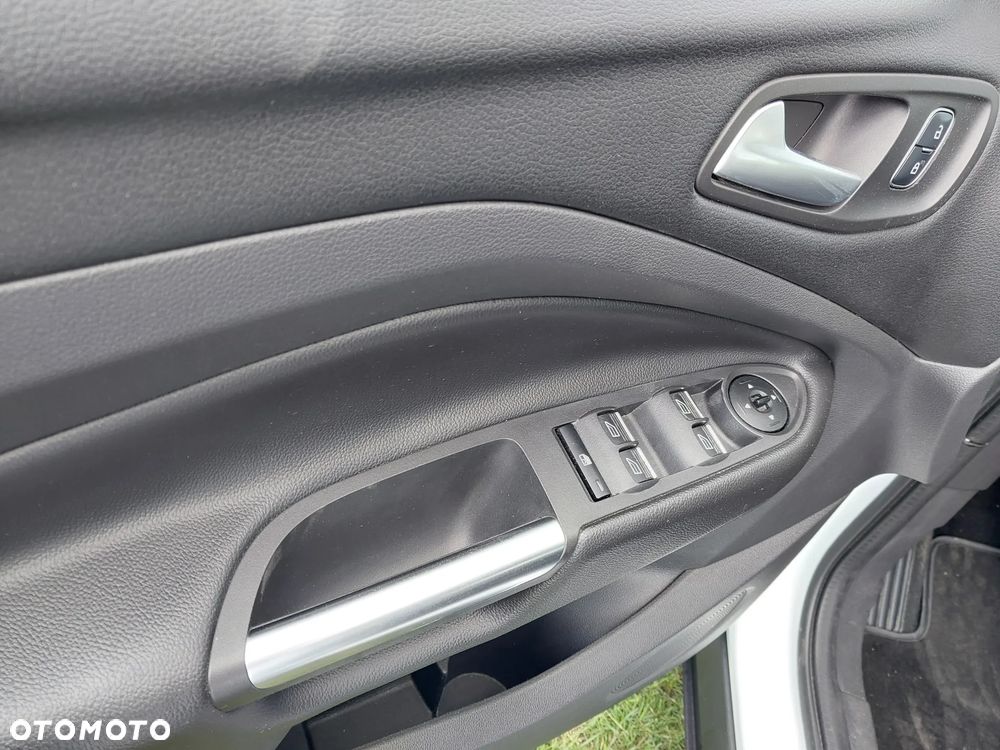 Ford Kuga 1.5 EcoBoost 2x4 Trend - 16