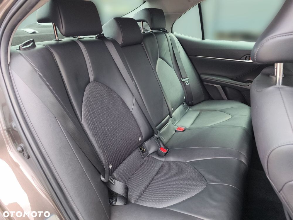 Toyota Camry 2.5 Hybrid Executive CVT - 12