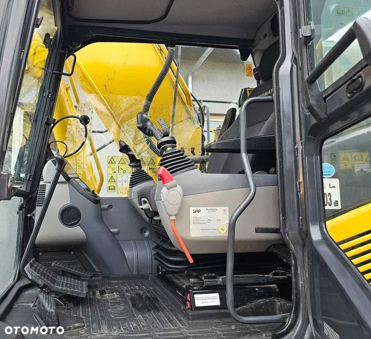 Komatsu PC240LC-11 - 7