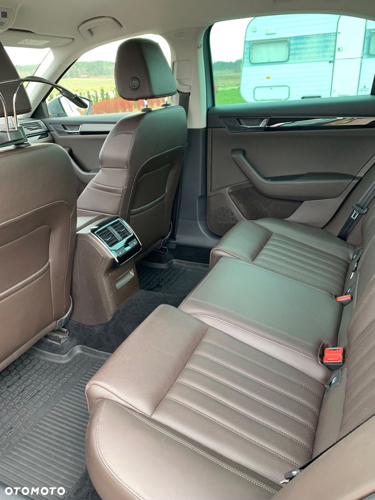 Skoda Superb 2.0 TDI L&K DSG - 16