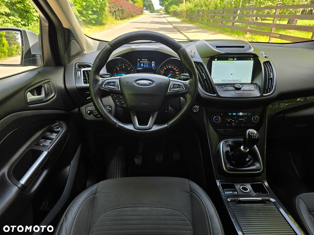 Ford Kuga 2.0 TDCi 2x4 Titanium - 4