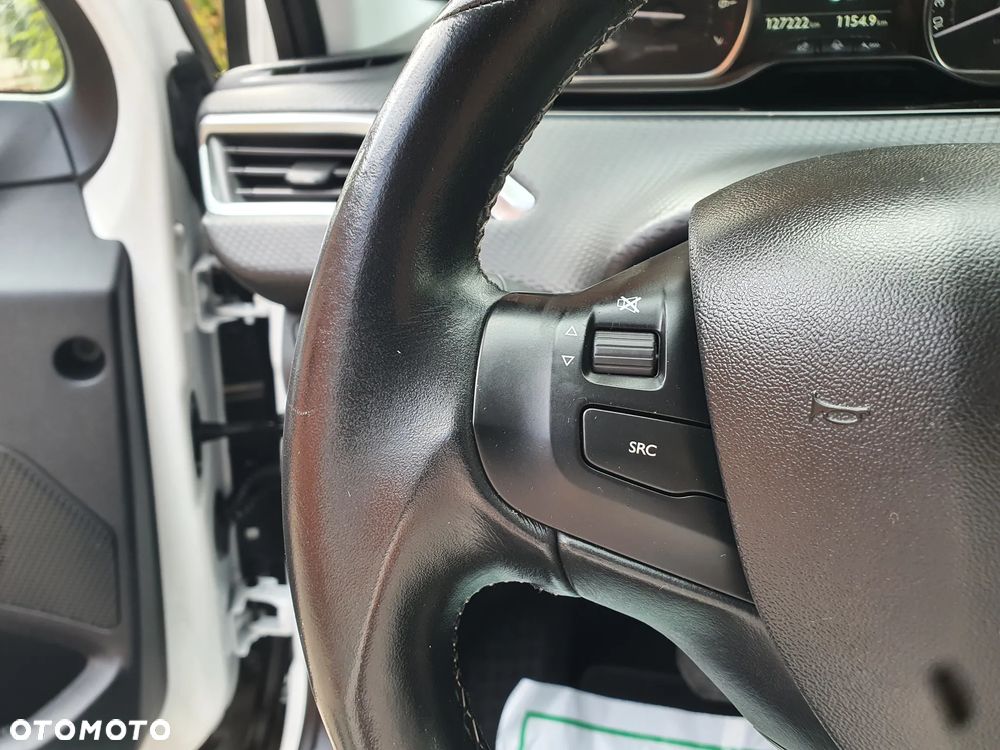 Peugeot 2008 PureTech 110 Stop&Start EAT6 Allure - 21