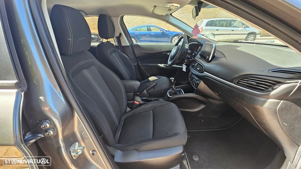 Fiat Tipo 1.3 M-Jet Easy - 32