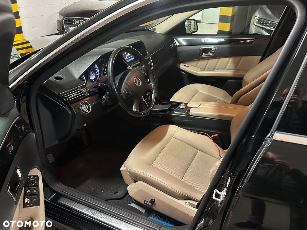 Mercedes-Benz Klasa E 300 BlueTEC 7G-TRONIC Avantgarde - 19