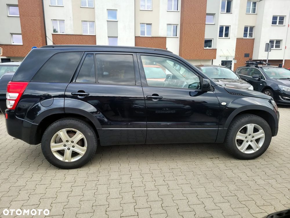 Suzuki Grand Vitara 2.0 Comfort + - 6