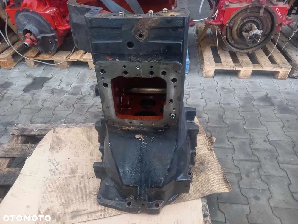 Obudowa skrzyni biegów Case MXM155 - 2