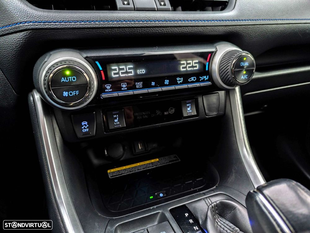 Toyota RAV4 2.5 HDF Lounge - 31