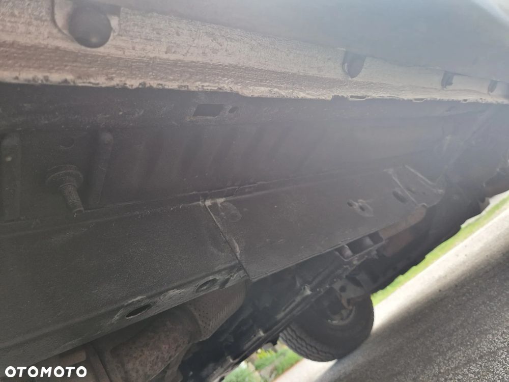 Jeep Cherokee - 19