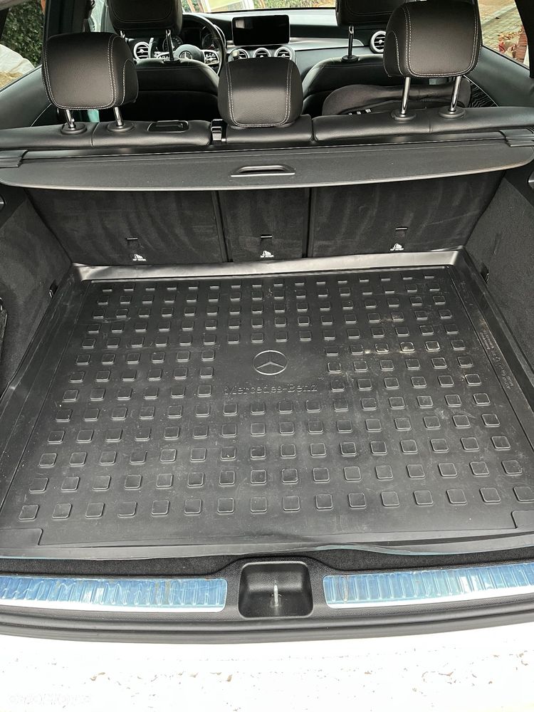 Mercedes-Benz GLC 300 4Matic 9G-TRONIC AMG Line - 32