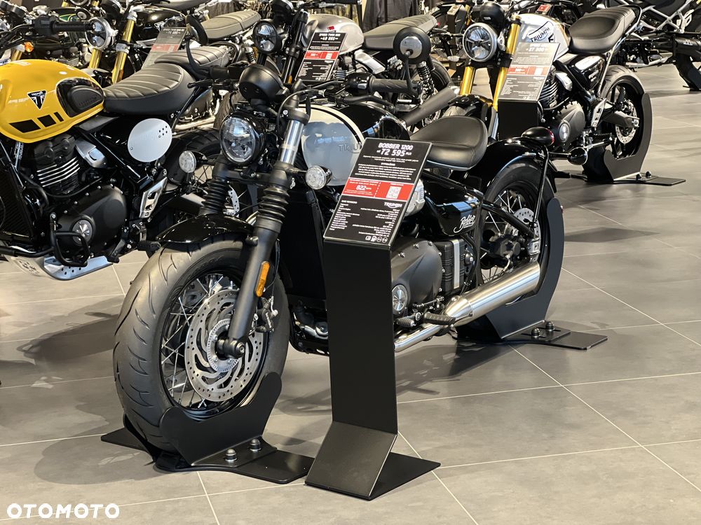 Triumph Bonneville Bobber - 3