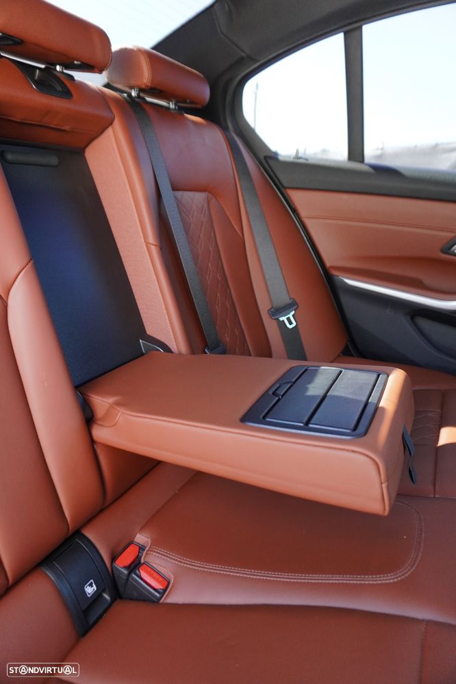 BMW 330 e Aut. Luxury Line - 36