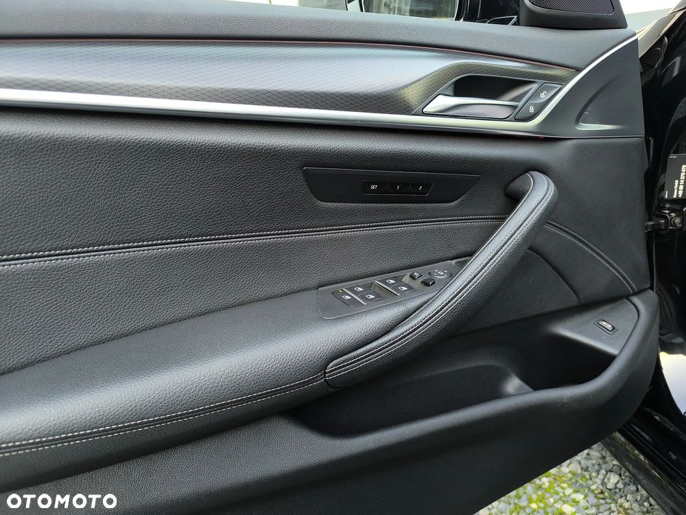 BMW Seria 5 530d xDrive M Sport Edition - 36