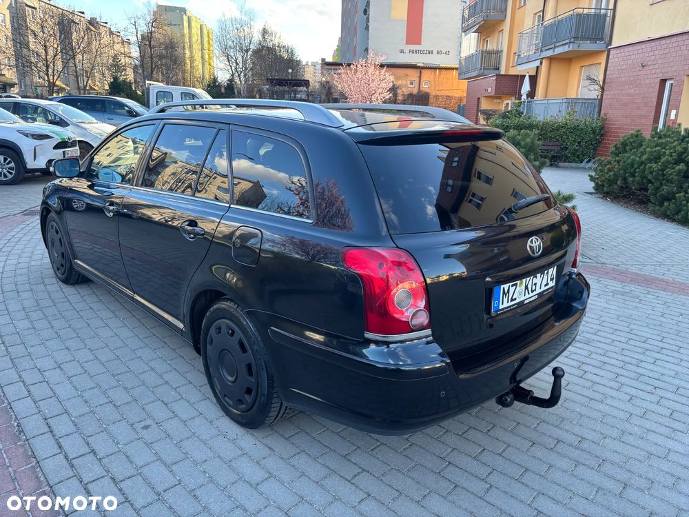 Toyota Avensis 1.8 VVT-i Executive - 12