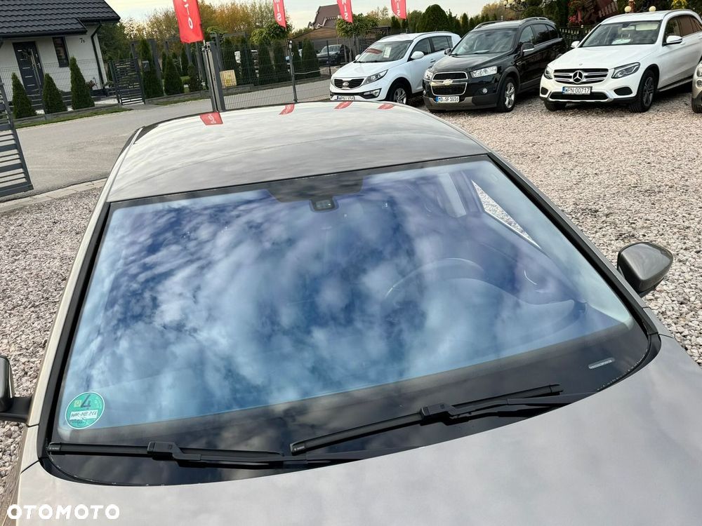 Volkswagen Passat - 25