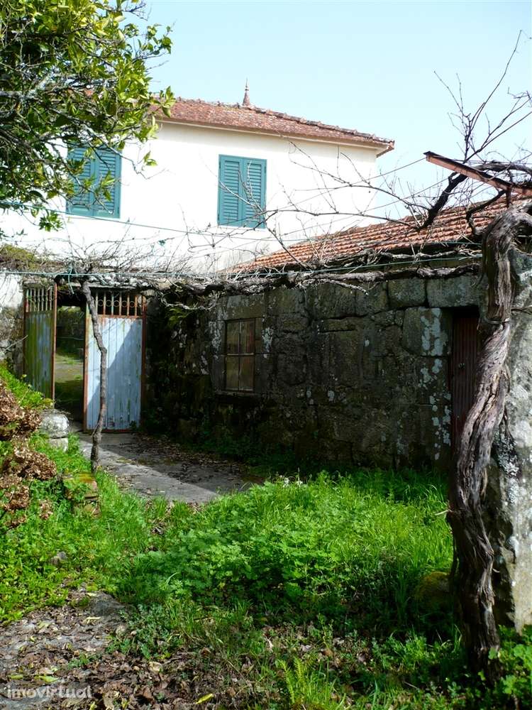 Quinta Minhota em Covas: Pedra, Água de Mina e Vistas Infinitas - Grande imagem: 2/31