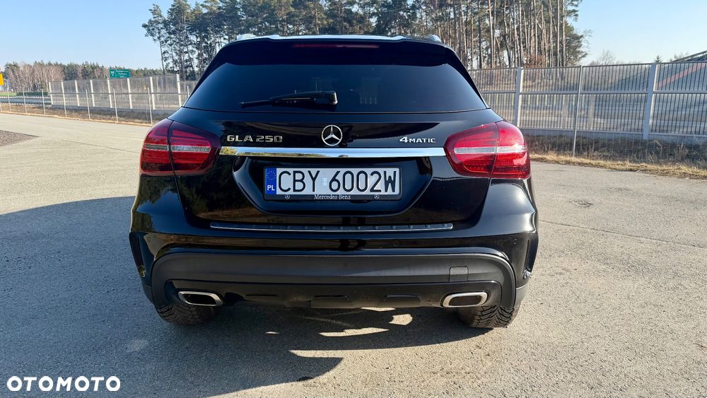 Mercedes-Benz GLA 250 4Matic 7G-DCT AMG Line - 6