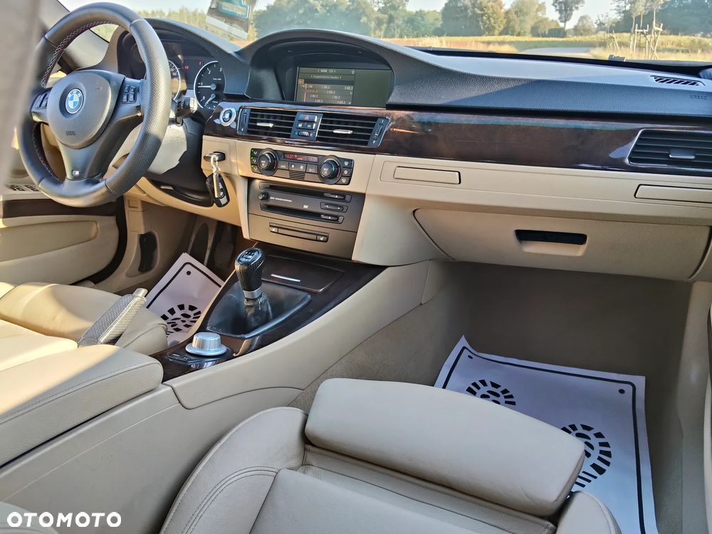 BMW Seria 3 320d - 25