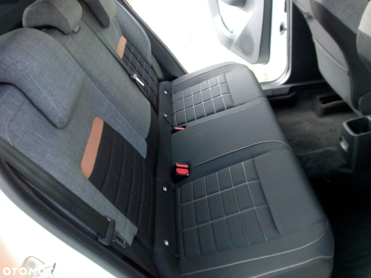 Citroën C3 Aircross 1.2 Turbo Plus S&S - 11