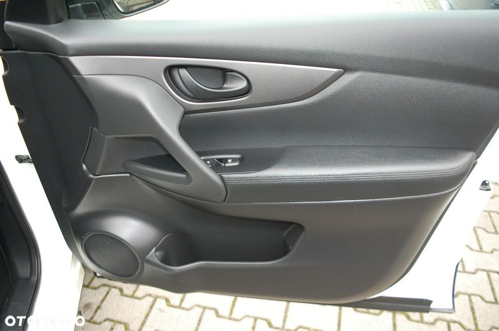 Nissan Qashqai - 32