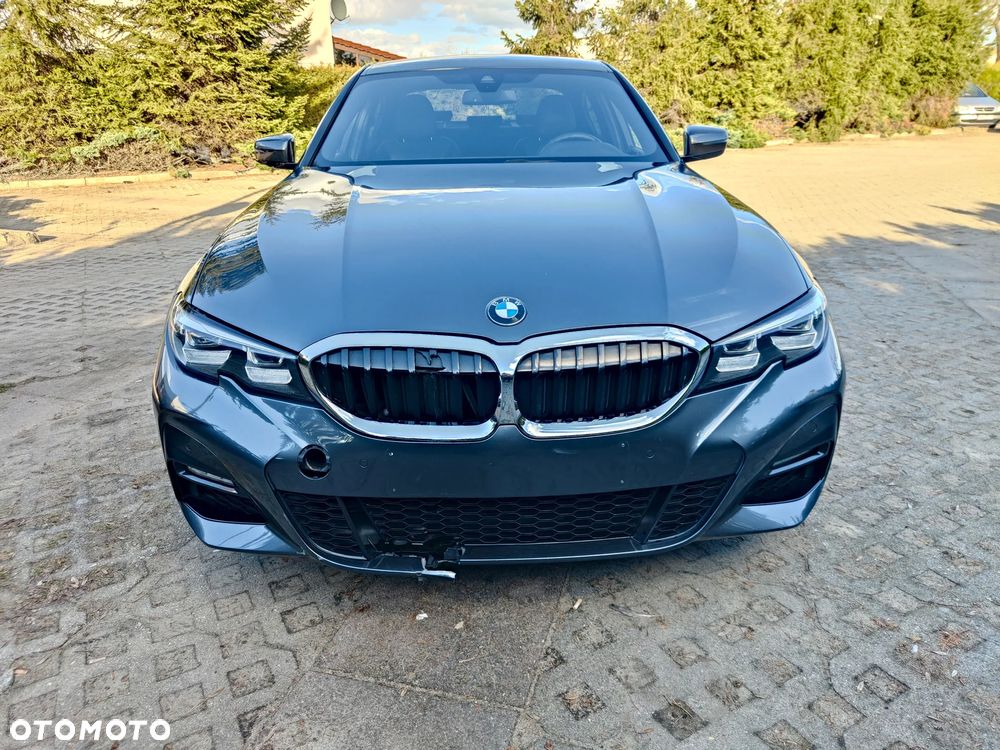BMW Seria 3 330e M Sport - 10
