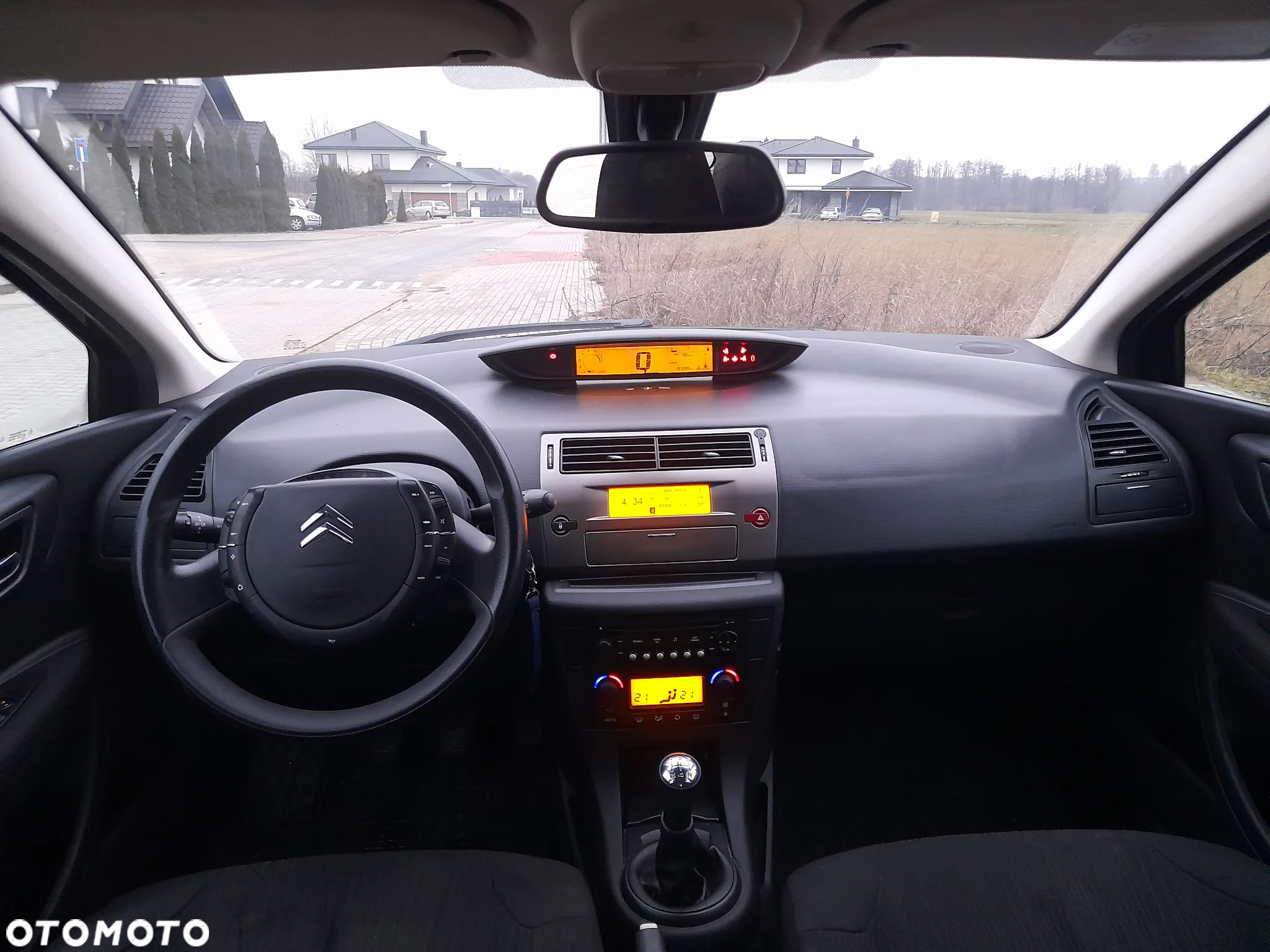 Citroën C4 1.4 16V Advance - 5