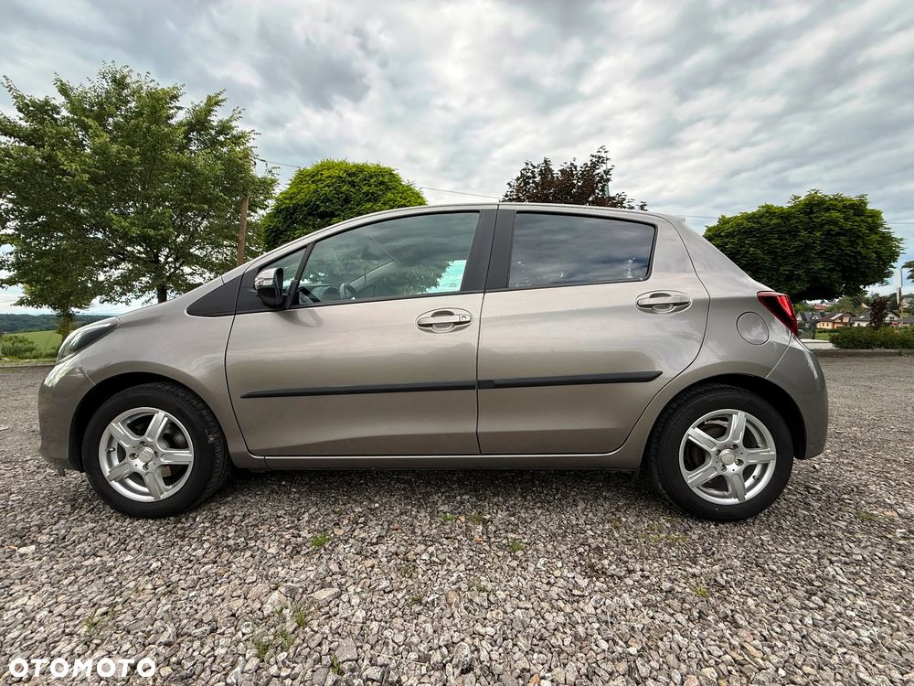 Toyota Yaris 1.33 Premium - 2