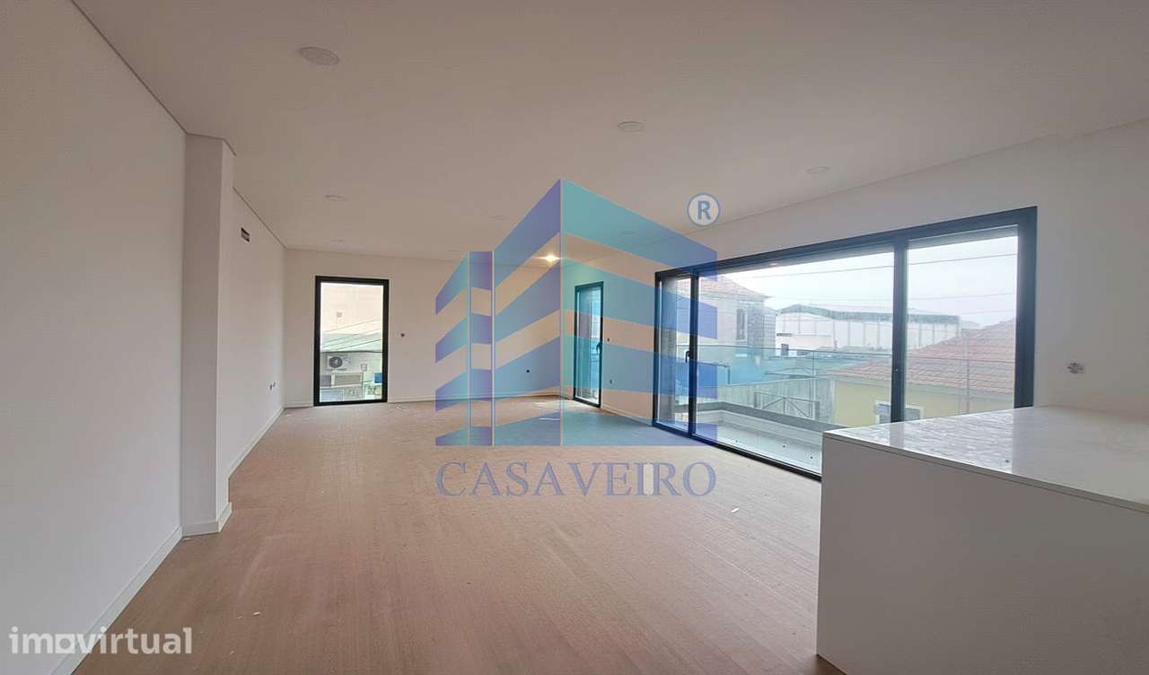 Apartamento T3 com Varandas no centro de Esgueira - Grande imagem: 4/25