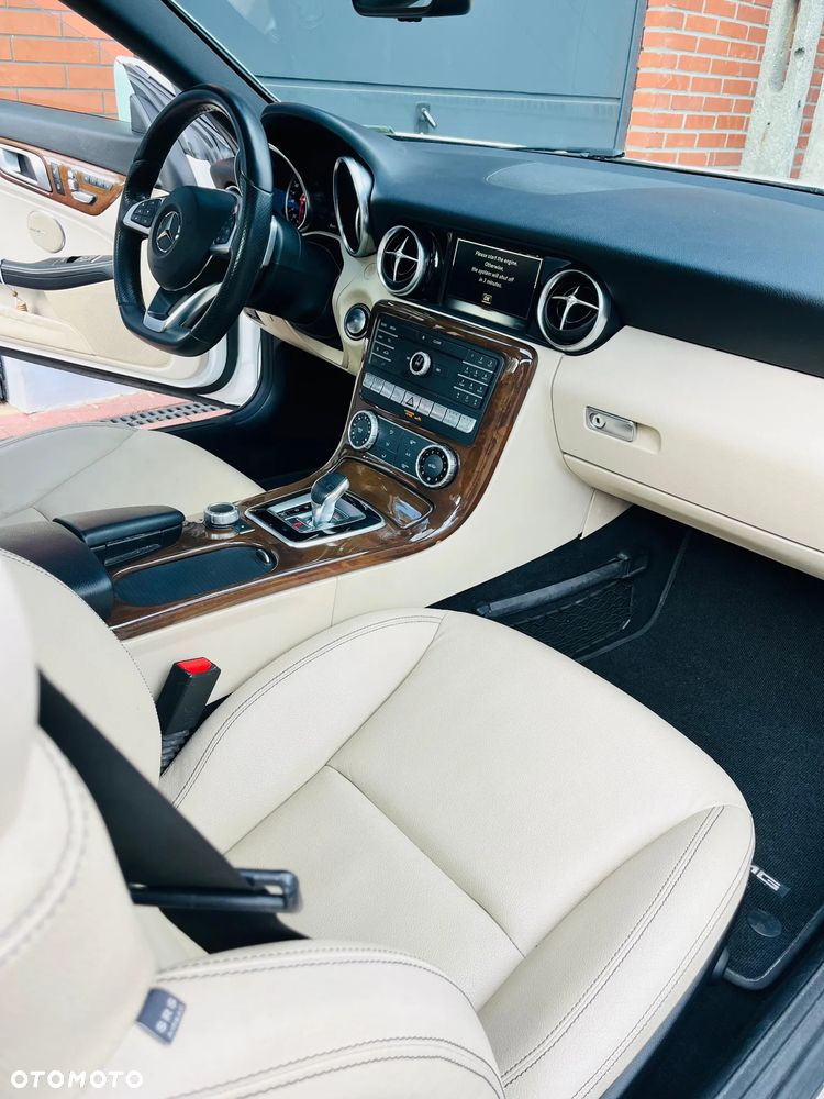 Mercedes-Benz SLC 300 9G-TRONIC Final Edition - 12