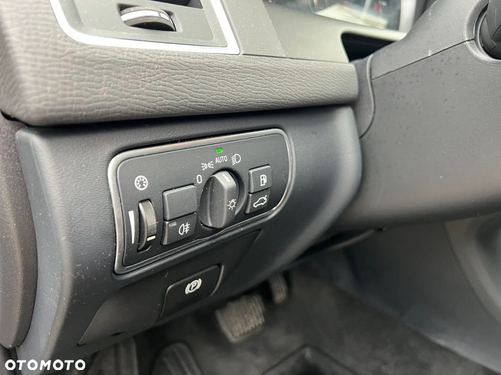 Volvo XC 60 D5 AWD Momentum - 16