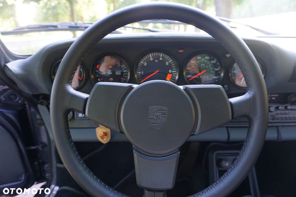Porsche 911 - 18