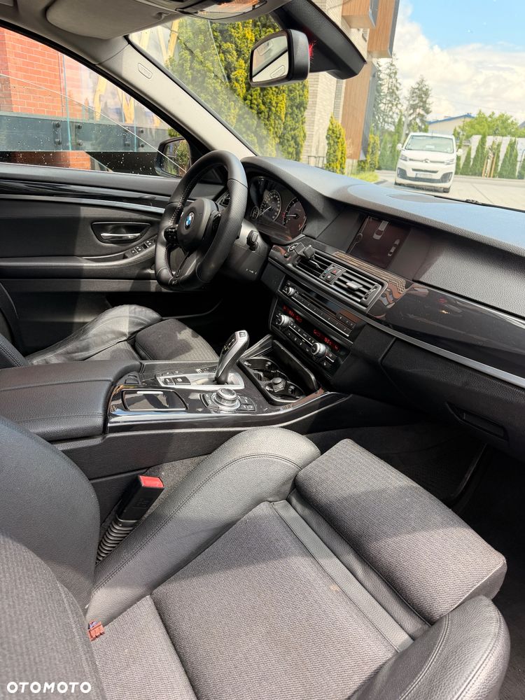 BMW Seria 5 530d xDrive - 13