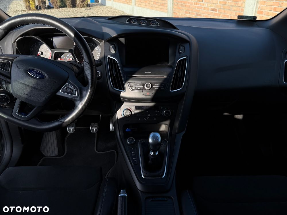 Ford Focus 2.3 EcoBoost RS - 14