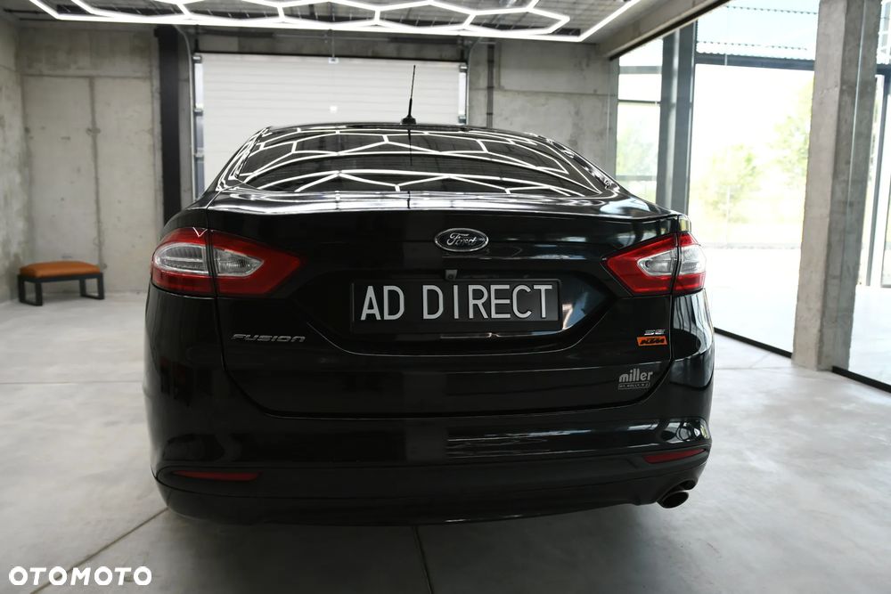 Ford Fusion - 11