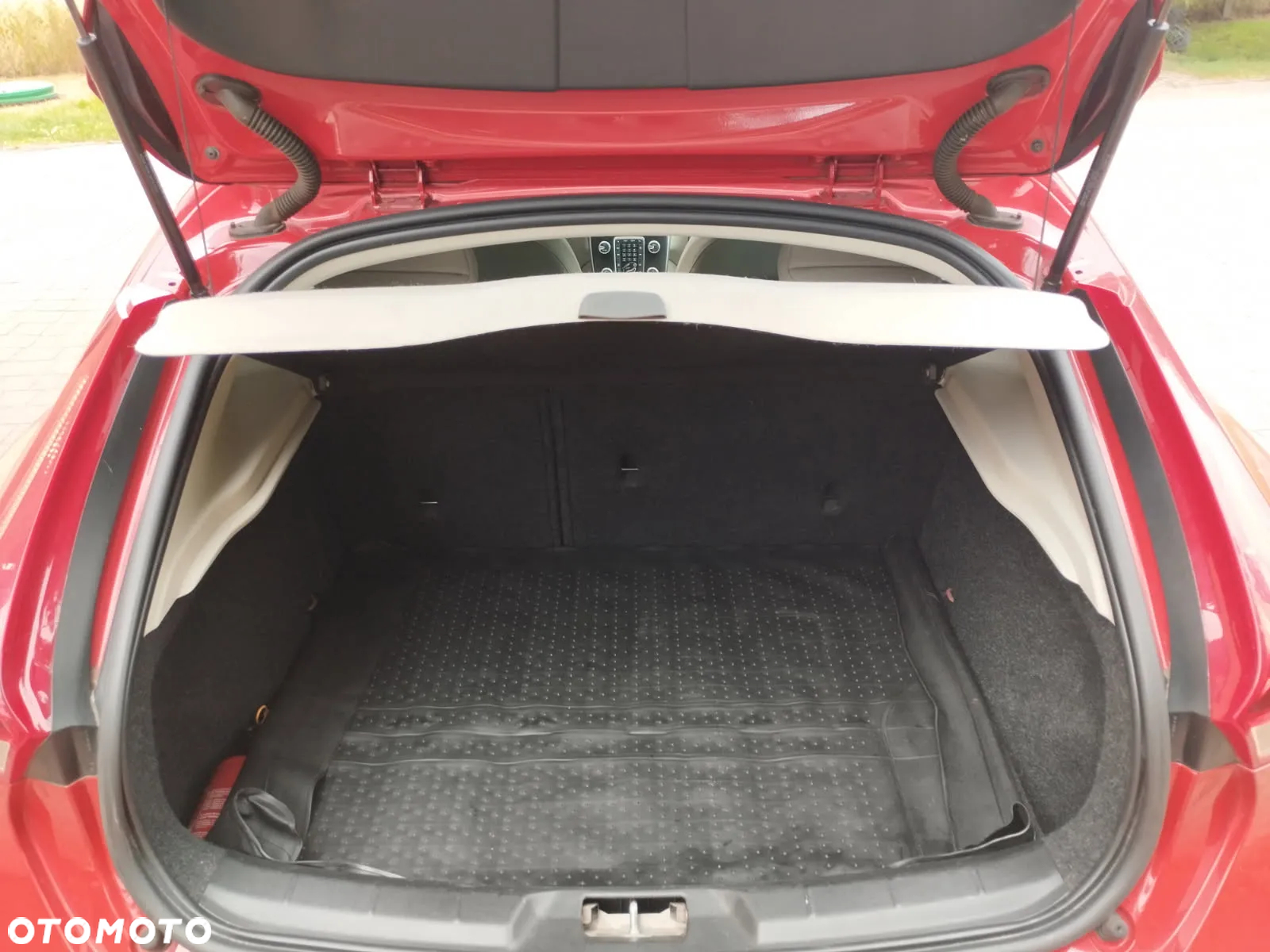 Volvo V40 T3 Drive-E Momentum - 10